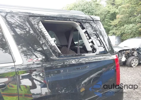 2017 Chevrolet Tahoe Lt z USA, uszkodzony, nr VIN 1GNSKBKC1HR337720